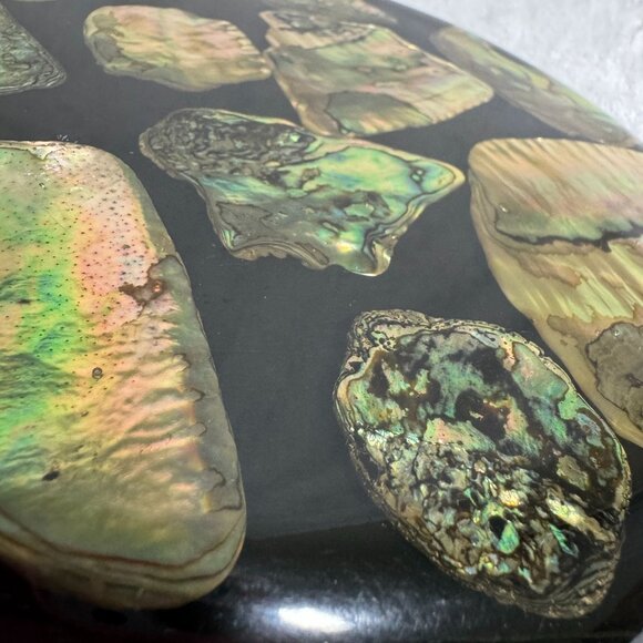 Vintage kitschy Handmade Abalone Shell Trivet Hot Plate By Betty's Shells - Picture 4 of 5